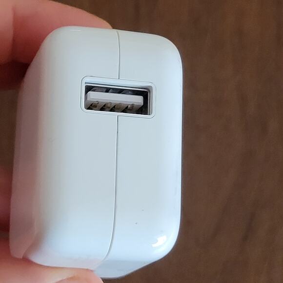 Apple A1205 USB Power Adapter for iPod & iPhone - Picture 4 of 6